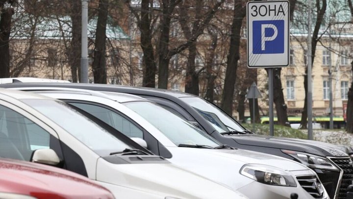 Два нові платні паркінги відкриються у Львові 1 липня: адреси, графік роботи та вартість
