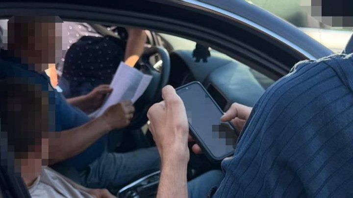 Батько і син у Львові заробляли тисячі доларів на незаконному вивезенні військовозобов’язаних за кордон