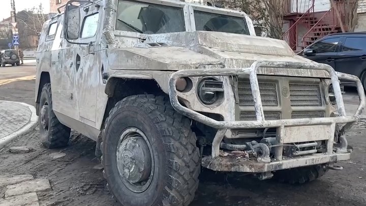 Російський броньований автомобіль"Тигр"