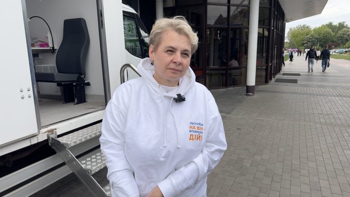 У Луцьку тестували на ВІЛ і гепатити: як працює мобільна лабораторія У Луцьку тестували на ВІЛ і гепатити: як працює мобільна лабораторія