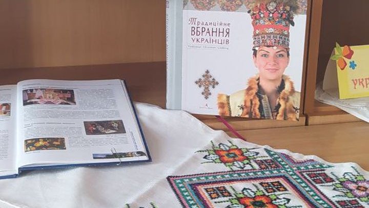Семиметровий домотканий рушник Євгена Концевича: у бібліотеці Житомира відкрили літературну артзону