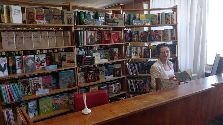 Прибирають російські книжки. Сумська обласна бібліотека відсортовує власні фонди