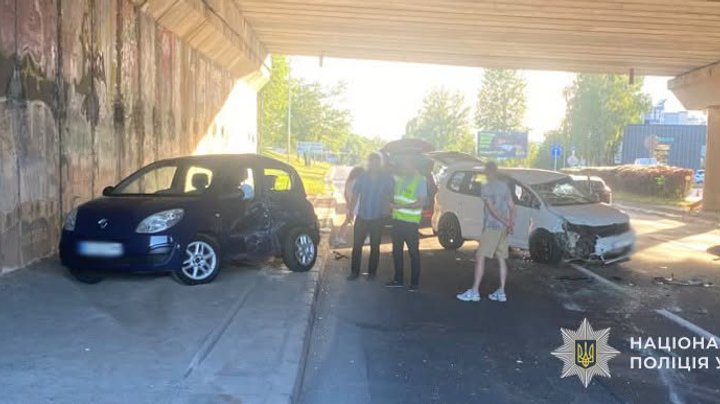 Аварія у Львові: зіткнення двох автомобілів відправило до лікарні четверо людей, включно з дітьми