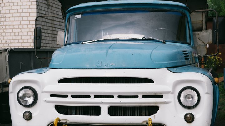 «Лего» для дорослих. Як механік Житомирводоканалу відновлює старі машини