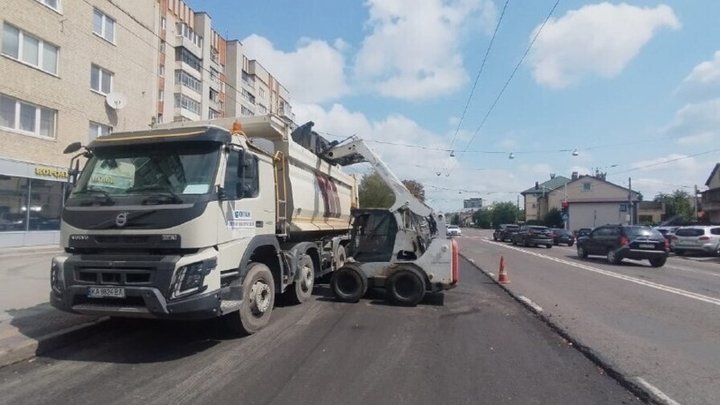 Нічний ремонт на Городоцькій: як Львів вирішує проблему заторів під час масштабної реконструкції вулиці
