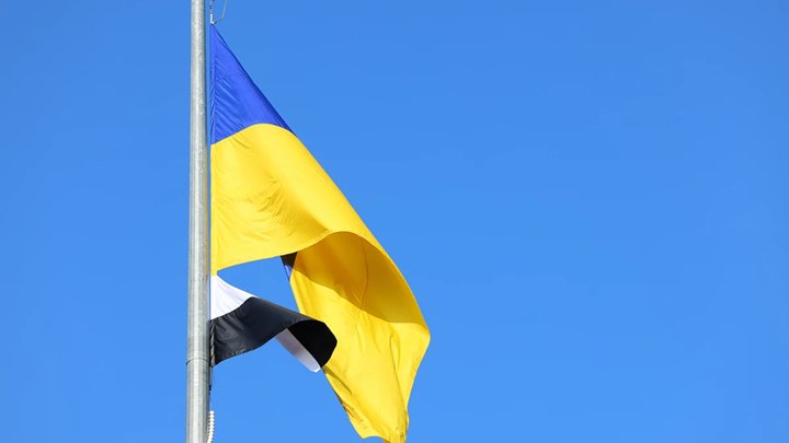 У Львові підняли Прапор Надії: місто вшанувало полонених та зниклих безвісти захисників