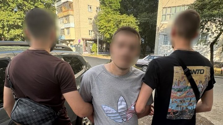 У Львові поліція затримала грабіжника, який зірвав золотий ланцюжок із перехожої