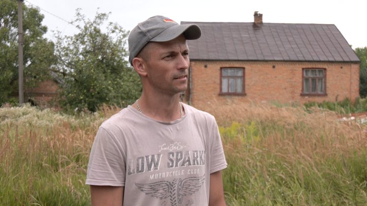 Буревій пошкодив понад 20 будівель у селищі на Волині: як громада ліквідовує наслідки Буревій пошкодив понад 20 будівель у селищі на Волині: як громада ліквідовує наслідки