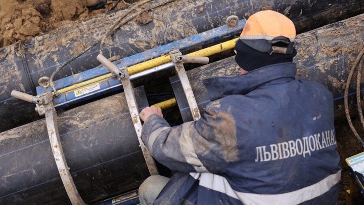 Львівводоканал відключить воду у Шевченківському районі: де чекати водовози 14 липня