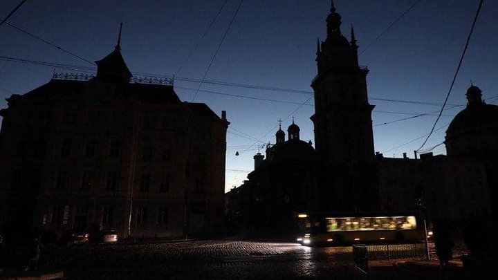Комендантська година на Львівщині залишається без змін: офіційна позиція ОВА