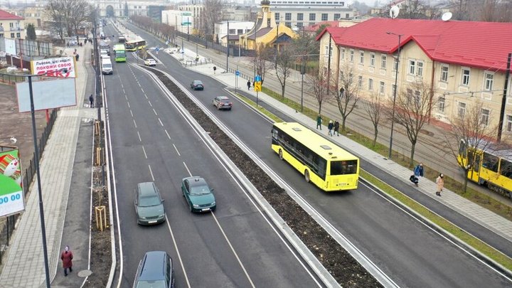 Львів змінює правила гри на дорогах: односторонній рух, нові переходи та боротьба з хаотичним паркуванням