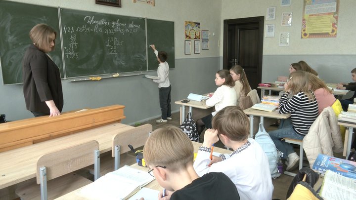 На Волині завершили термомодернізацію ліцею за гроші Європейського інвестиційного банку На Волині завершили термомодернізацію ліцею за гроші Європейського інвестиційного банку