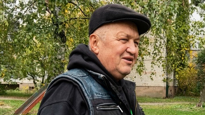 «Якби був на місці ще встигнув би спасти»: водії вантажівок на Волині рахують збитки після атаки РФ