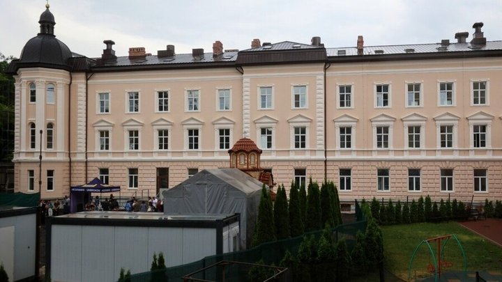 Львівський центр «Незламні» відкриє новий реабілітаційний корпус у серпні: 55 ліжок, міжнародне фінансування та унікальні фрески XIX століття