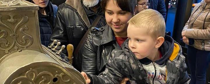 Музей історії Дніпра розпочав проводити екскурсії для вимушених переселенців