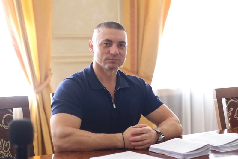 Як часто і до яких країн їздять у відрядження за кордон депутати Закарпатської обласної ради