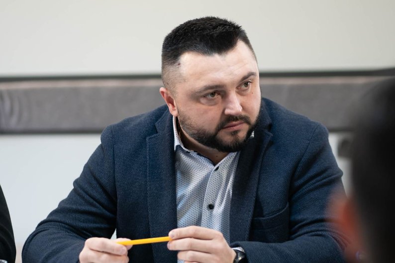 Як часто і до яких країн їздять у відрядження за кордон депутати Закарпатської обласної ради