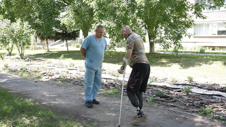 У полоні прострелили ноги й побратими носили його на руках: історія захисника Івана Жука з Вінниччини