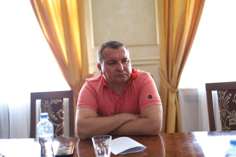Як часто і до яких країн їздять у відрядження за кордон депутати Закарпатської обласної ради