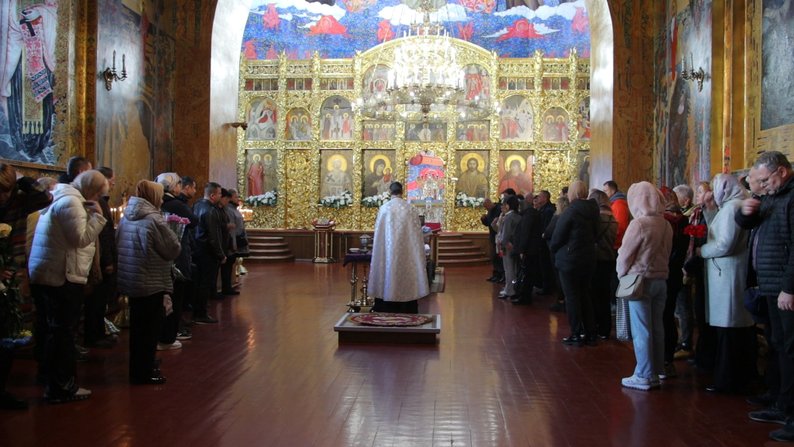 У Житомирі попрощалися із 37-річним воїном Максимом Шабінським У Житомирі попрощалися із 37-річним воїном Максимом Шабінським