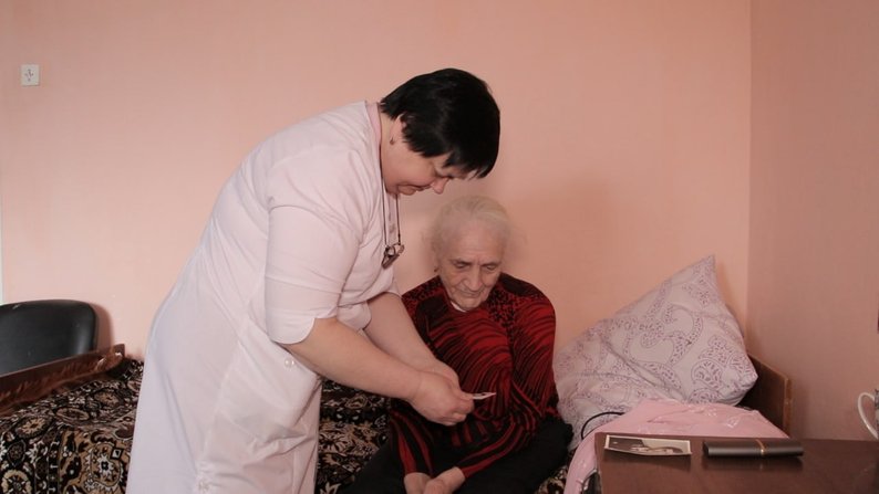 До вінницького пансіонату евакуювали чотирьох переселенців із прифронтових регіонів
