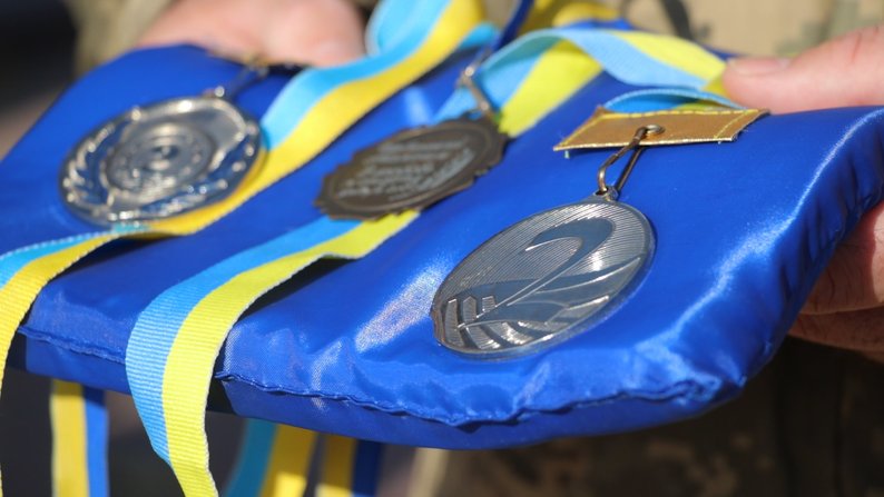 У Житомирі попрощалися із 37-річним воїном Максимом Шабінським У Житомирі попрощалися із 37-річним воїном Максимом Шабінським