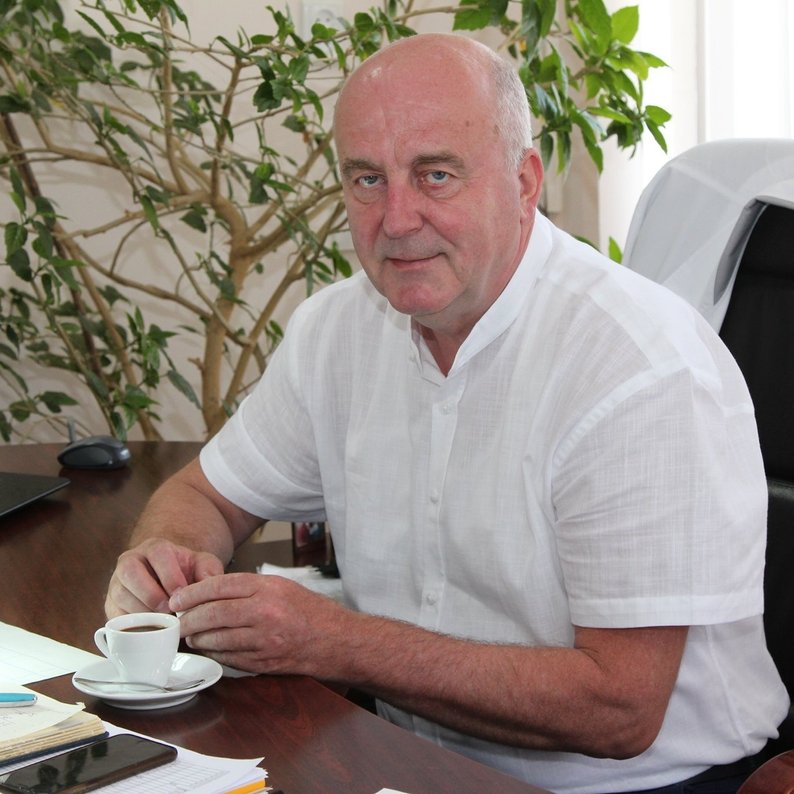 Як часто і до яких країн їздять у відрядження за кордон депутати Закарпатської обласної ради