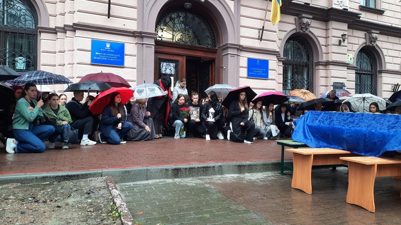 ІФНМУ, прощання з студентом, Богдан Власій