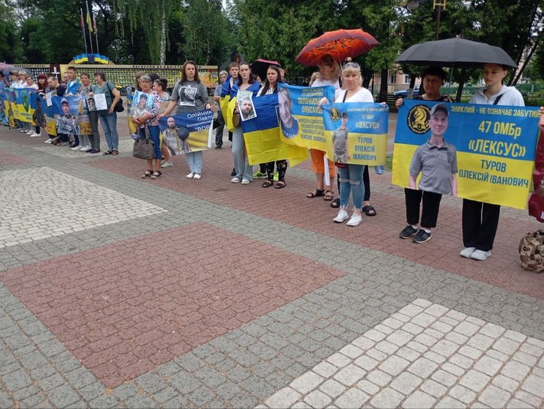 "Дорога пам'яті": на Хмельниччині відбулись два автопробіги