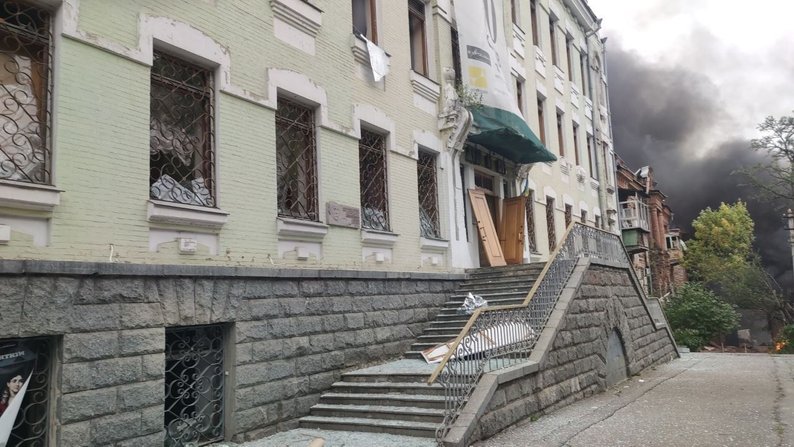 Врятувати ідентичність. Що відбувається з евакуацією культурних цінностей із загрожених територій на 4-му році війни