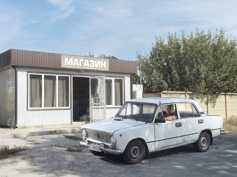 "Наслідки війни в обʼєктиві": фотограф із Франції відвідав Миколаївщину