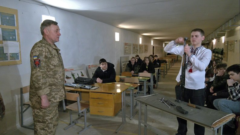 "Пішов в армію в 17, а закінчив в 60": лучанин повернувся до вчителювання після служби в ЗСУ