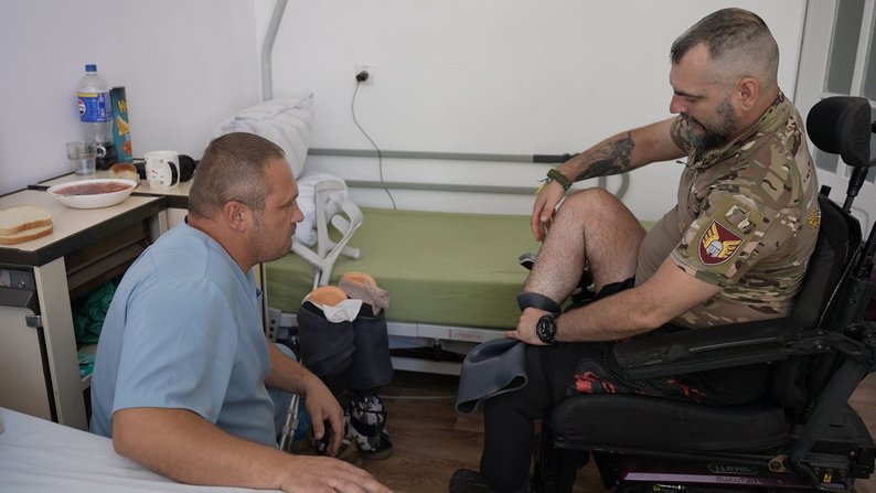 У полоні прострелили ноги й побратими носили його на руках: історія захисника Івана Жука з Вінниччини