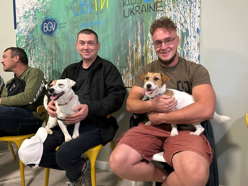 У Житомирі провели каністерапію для військовослужбовців у Центрі життєстійкості