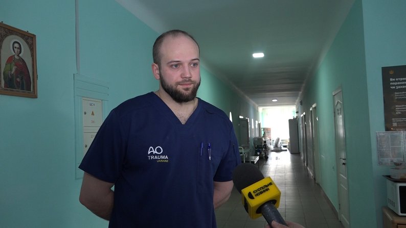 Хірург з Латвії привіз до Житомирської обласної лікарні оснащення для тренування лікарів