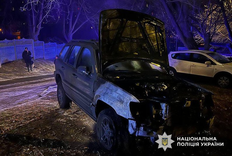 Підпалив два авто військових і відділення Укрпошти на замовлення РФ: суд виніс вирок киянину