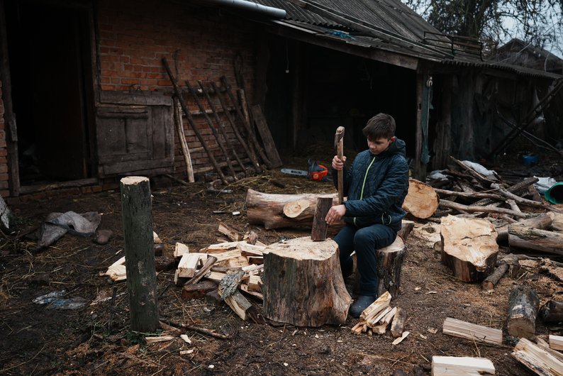 "Тут тихіше. До дому не хочеться": як живуть переселенці з Краснопільської громади