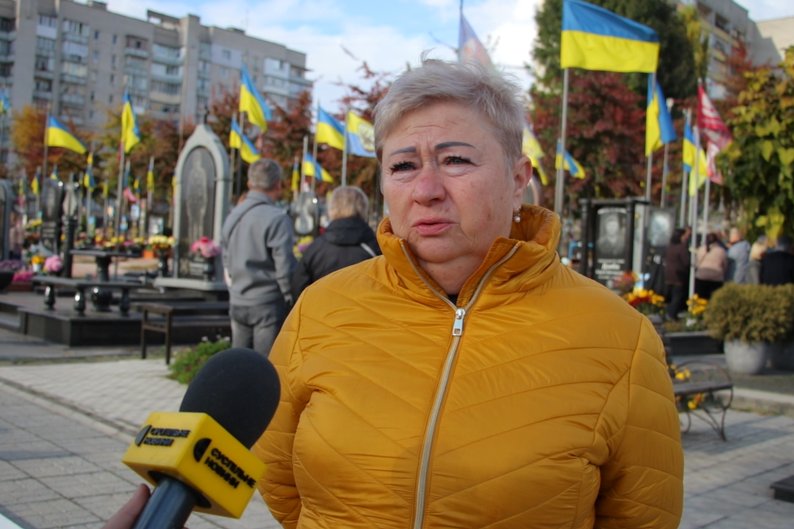 У Житомирі попрощалися із 37-річним воїном Максимом Шабінським У Житомирі попрощалися із 37-річним воїном Максимом Шабінським