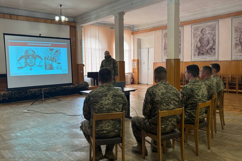 На Житомирщині курсантів навчатимуть за допомогою VR-окулярів