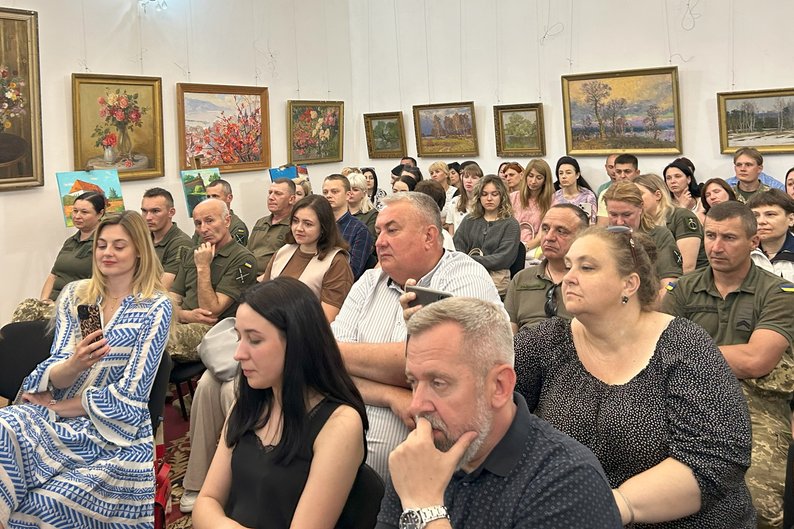 "Взяв у полон десять росіян та втратив обидві кінцівки": про бійця з Рівненщини презентували книгу
