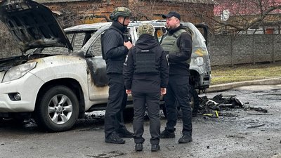 У Нікополі на Дніпропетровщині невідомі розстріляли автомобіль заступника міського голови, він загинув на місці