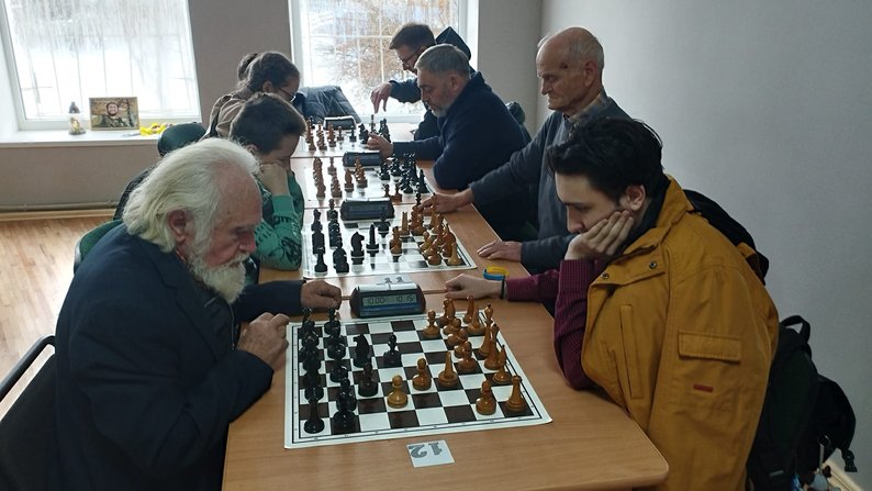 На Франківщині відбулися два шахові турніри пам'яті воїнів Олександра Гошилика та Михайла Чорнописького