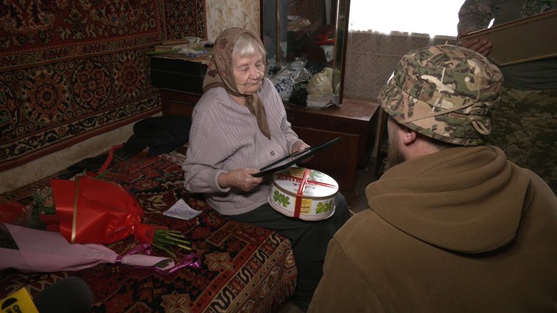 "Віддала останнє". 88-річна жінка з Дніпропетровщини передала понад 40 тисяч гривень на ЗСУ