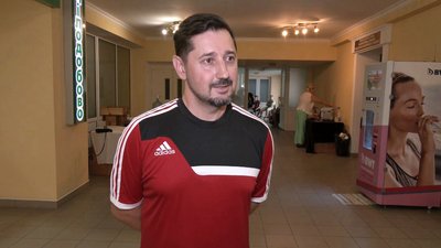 Пересіли на крісла колісні та долали бар'єри: у Луцьку організували тренінг для працівників медзакладів