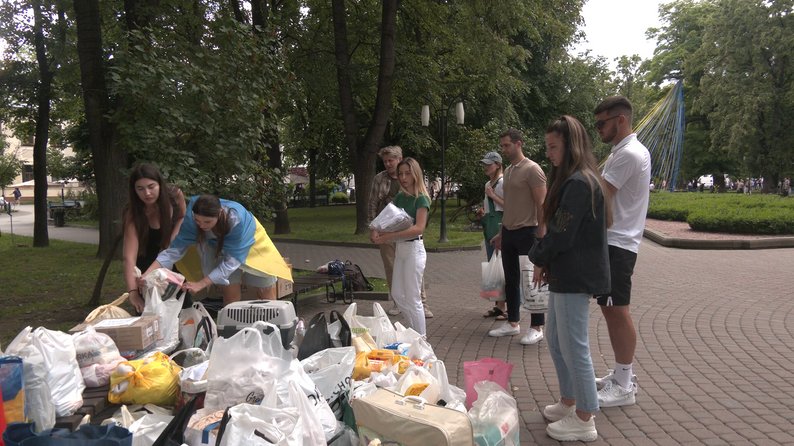 У Франківську переселенка з Нової Каховки організувала збір допомоги постраждалим внаслідок підриву Каховської ГЕС