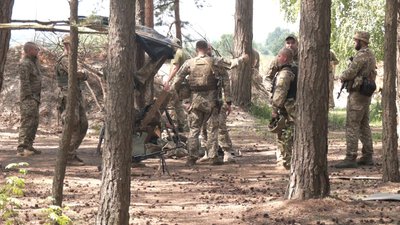 Знищені дороги, захисні споруди і особовий склад: командувач ОС ЗСУ Наєв інспектував кордон із Білоруссю на Волині