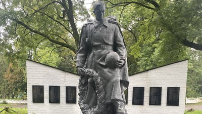 Пам'ятник радянському солдату в Олександрії