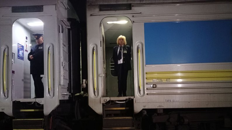 На напрямку "Запоріжжя — Ужгород" запустили потяг із жіночим вагоном