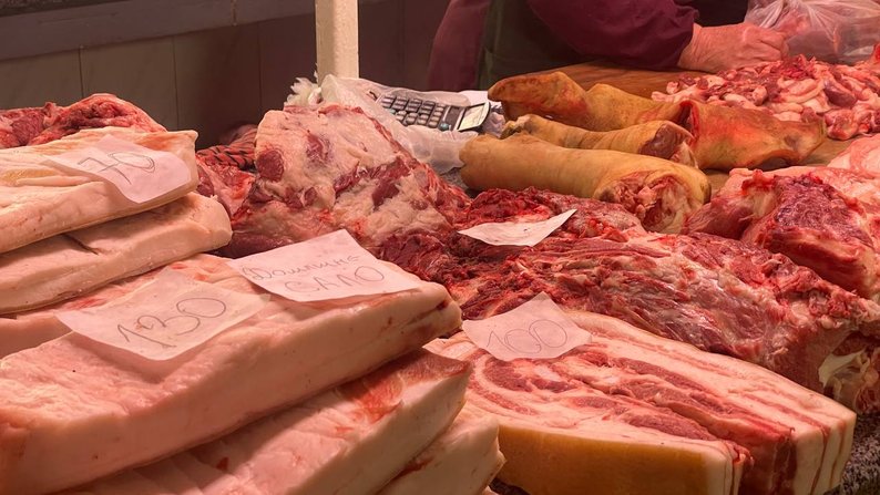 М'ясо та сало на тернопільському ринку