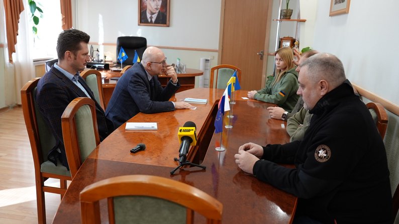 "Будемо допомагати до перемоги": Посол Чеської Республіки в Україні відвідав Конотоп